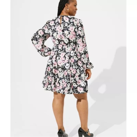 New Torrid 3 Mini Bubble Charmeuse Floral Babydoll Dress 14-16 1x lined silky - Picture 3 of 15